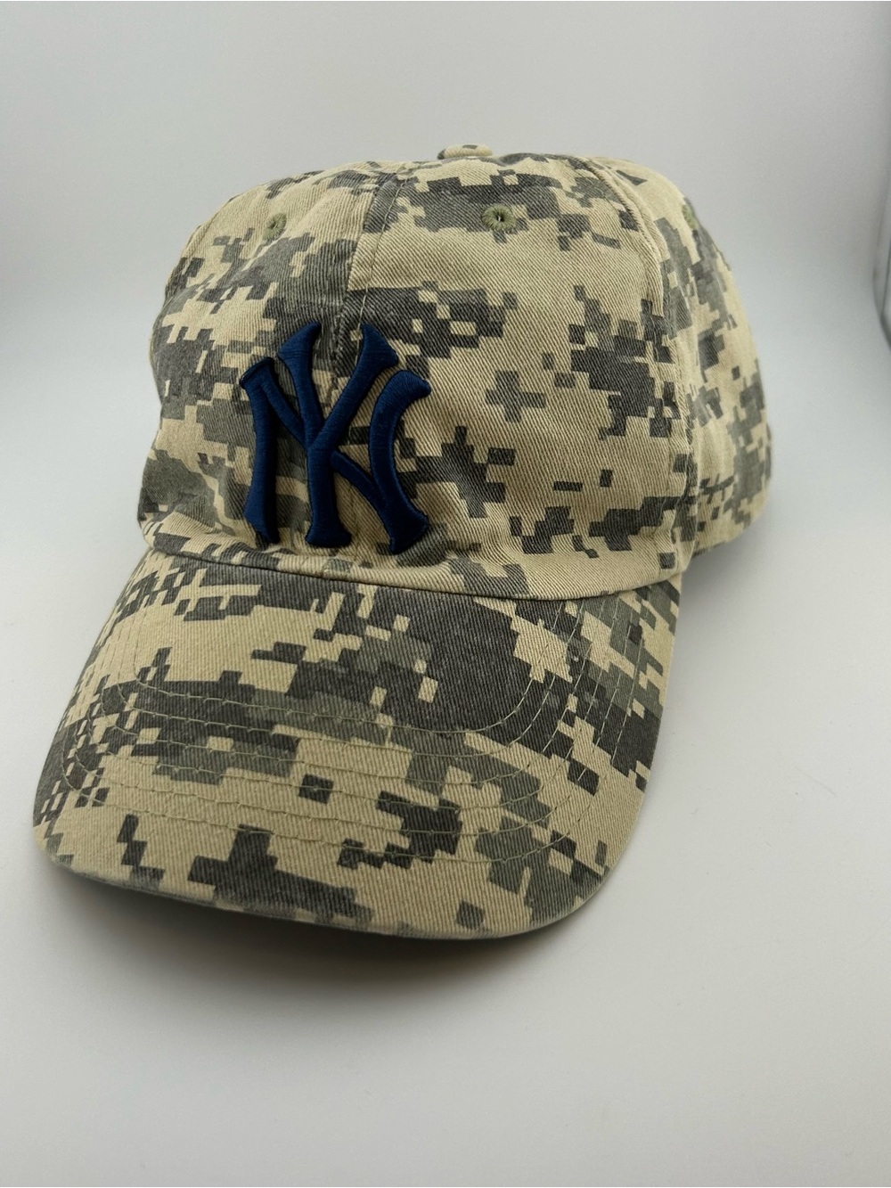 New York Yankees Budweiser SGA Digital Camo Adjustable Hat Cap MLB Baseball